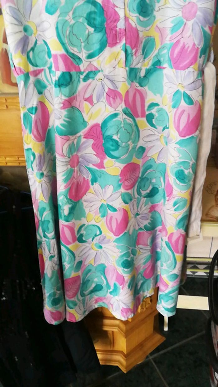 Très jolie robe - photo numéro 3