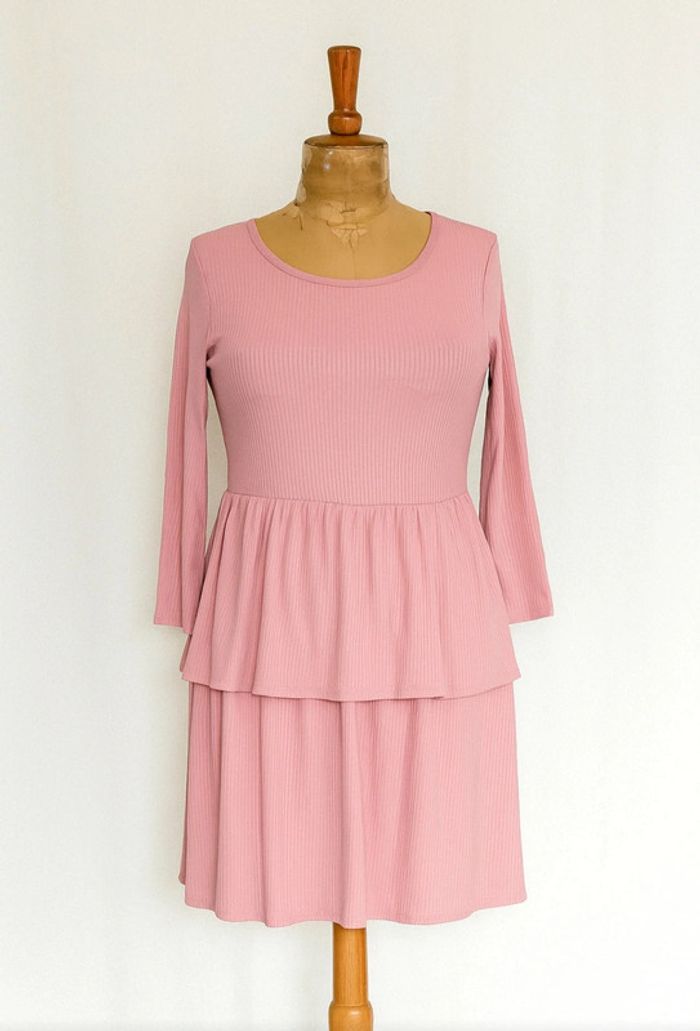 Robe neuve taille 40 epic threads