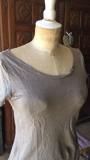 T-shirt en lin taille S couleur beige kaki