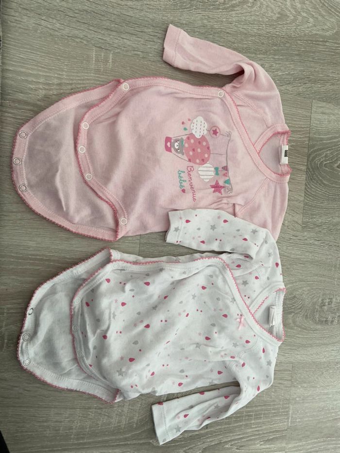 Lot 2 bodies body manche longue bebe fille taille 3 mois tissait