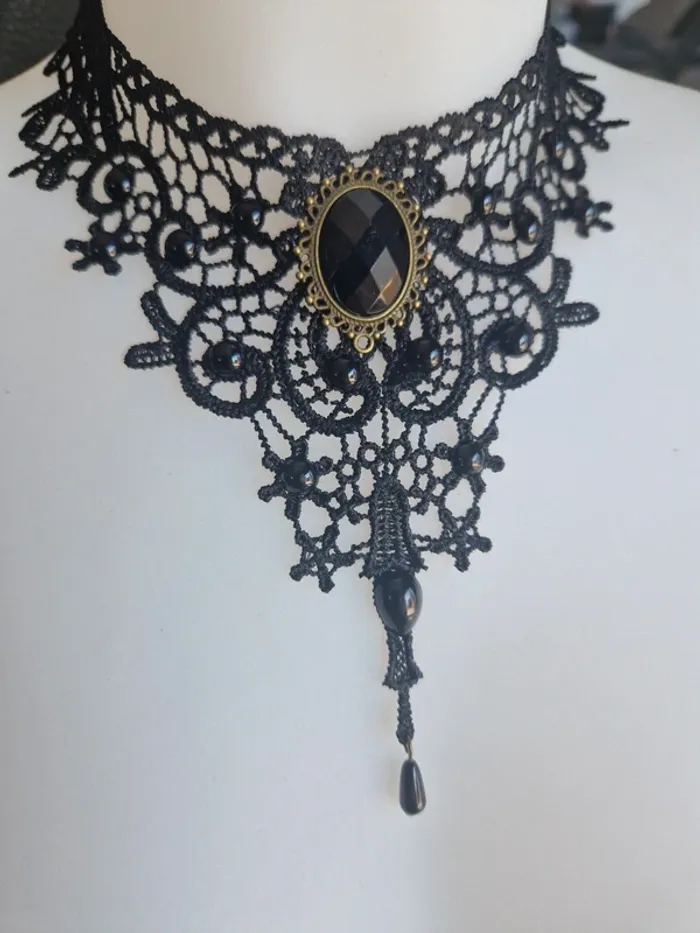 Ras de cou fantaisie dentelle noire