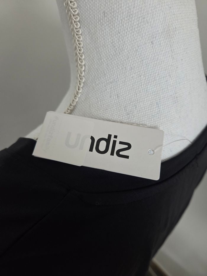 Top noir Undiz taille xs neuf - photo numéro 7