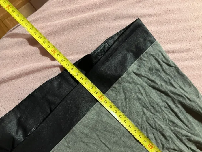 Haut léger kaki avec «  clous » - photo numéro 3