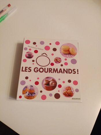 Lit de 3 livres de cuisine
