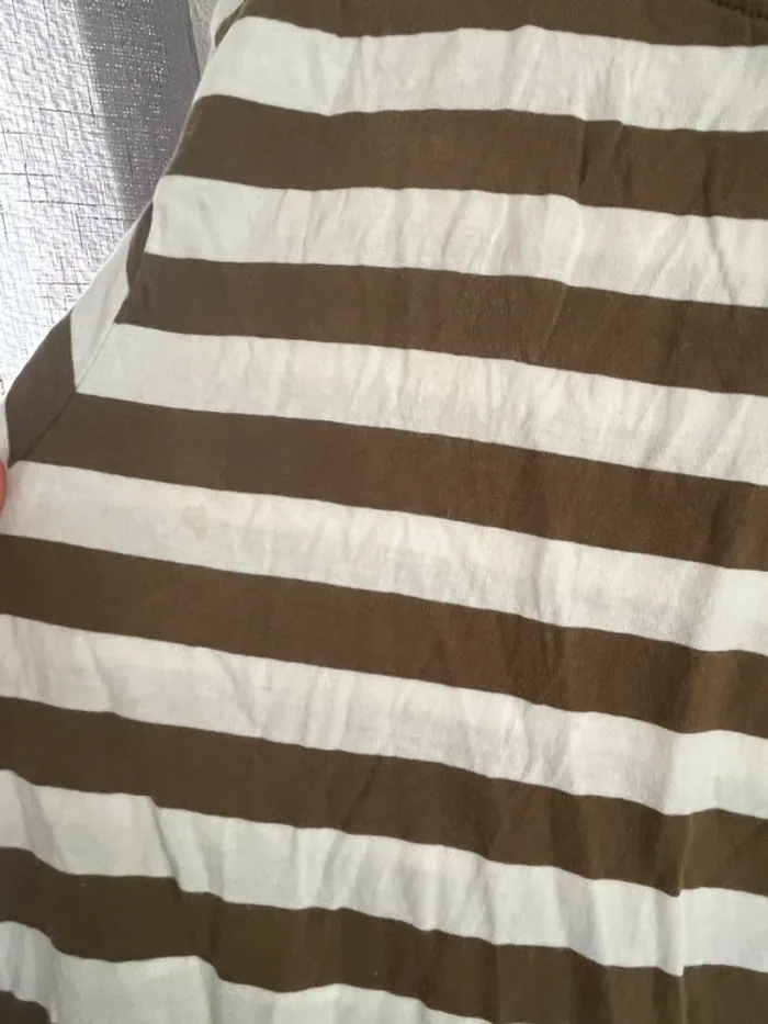 T-shirt Primark taille 12-13 ans 💫 - photo numéro 2