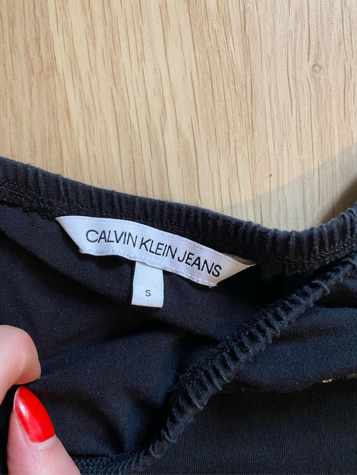 Haut épaules dénudées - photo numéro 3