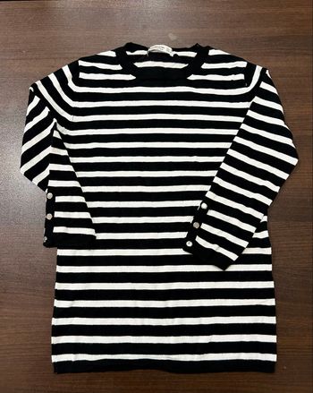 Pull ras de cou à rayures - noir et blanc