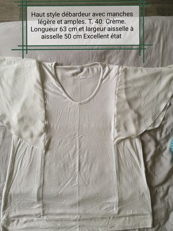 Haut style débardeur T. 40 manches légères et amples