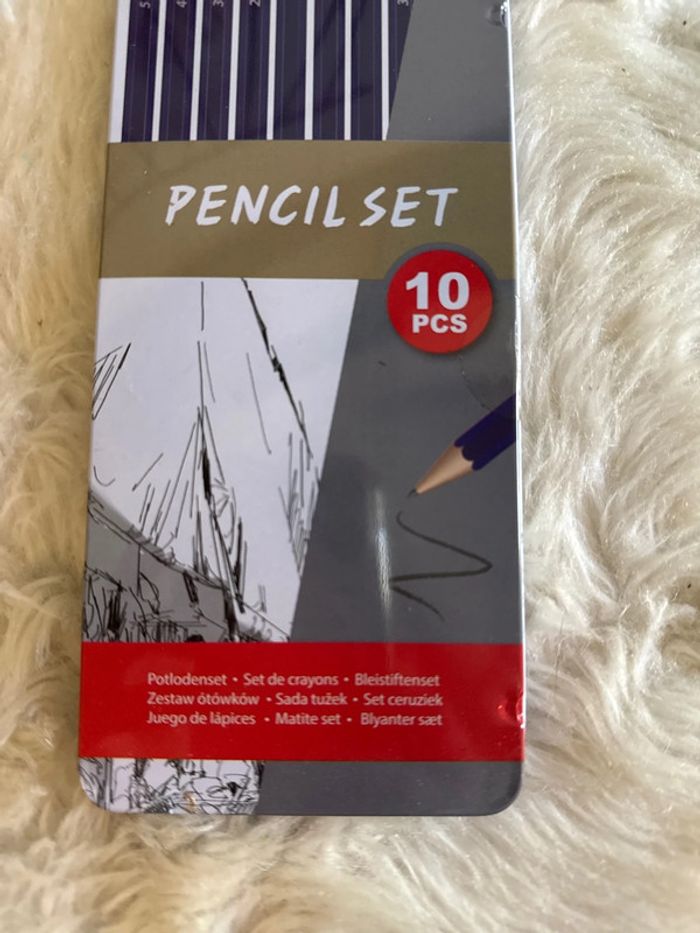 Coffret 10 Crayons à dessins - NEUF - photo numéro 2