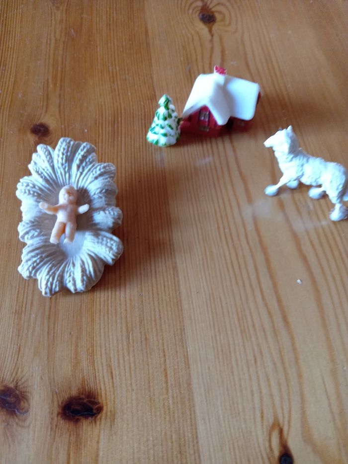 Lot de santons plastique