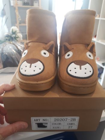 Bottines fourrées neuves taille 27