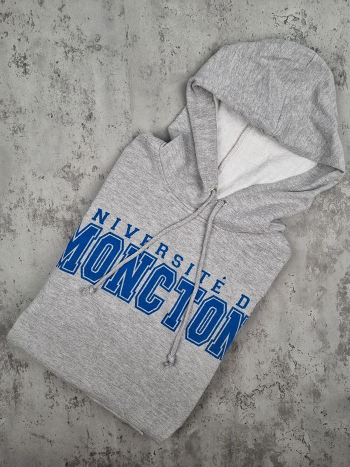 Pull capuche universitaire MV Sport – Université de Moncton – Gris – S Hommes (mesures en photos)