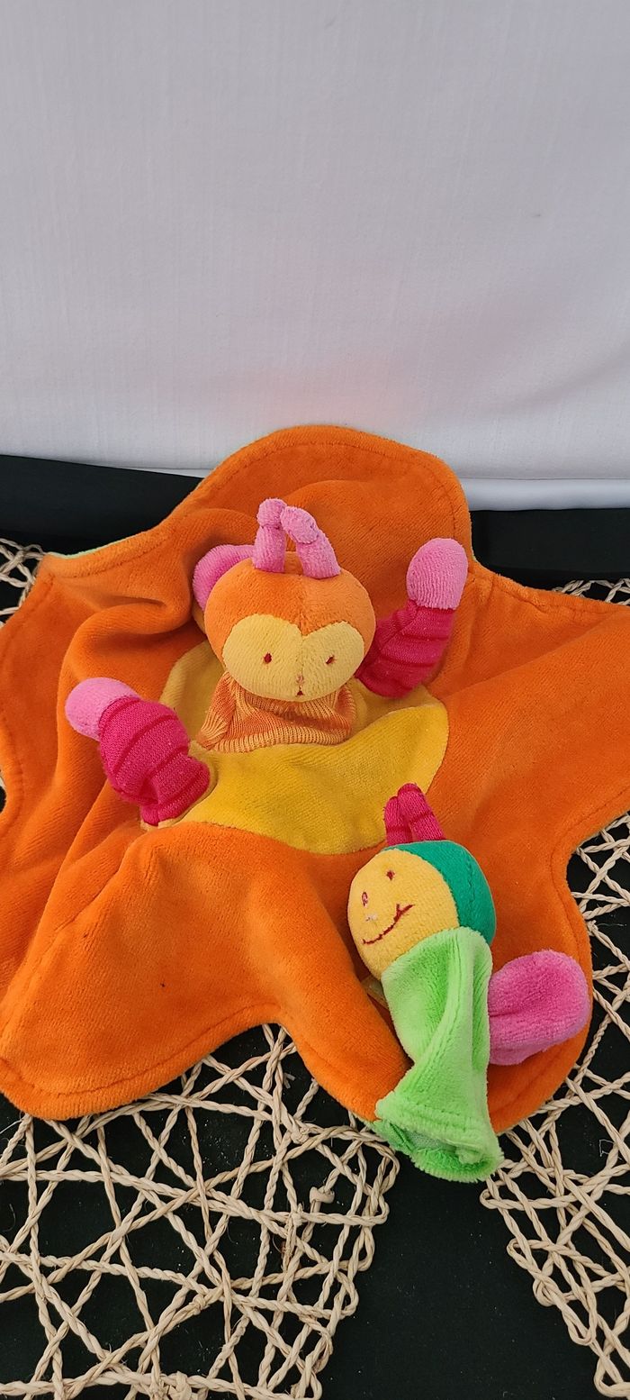 Abeille Louna de Moulin Roty doudou plat rond orange - photo numéro 2