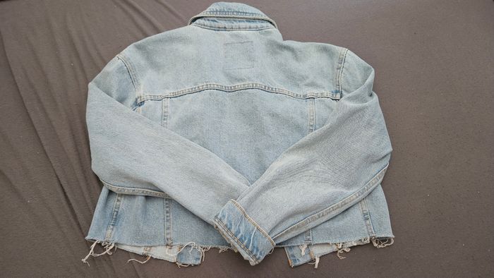 Veste en jean bleu ciel délavée très bon état - photo numéro 7