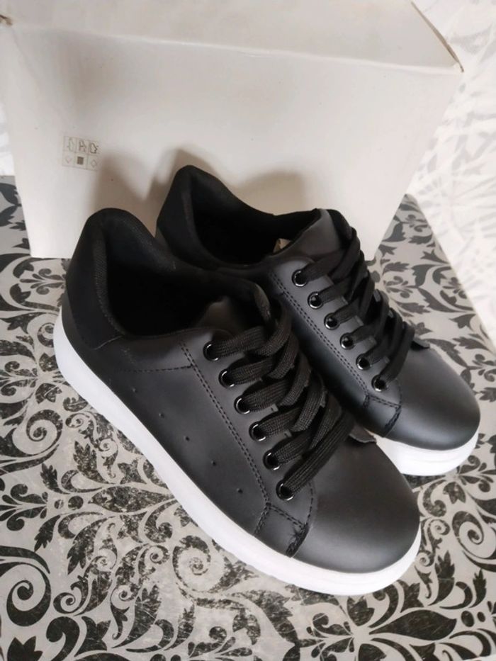 Sublimes baskets femme grosses semelles pointure 37 - photo numéro 5