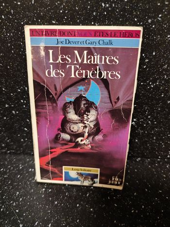 Livre dont vous êtes le héros les maîtres des ténèbres