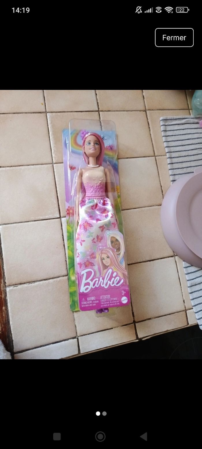 Poupée barbie mattel