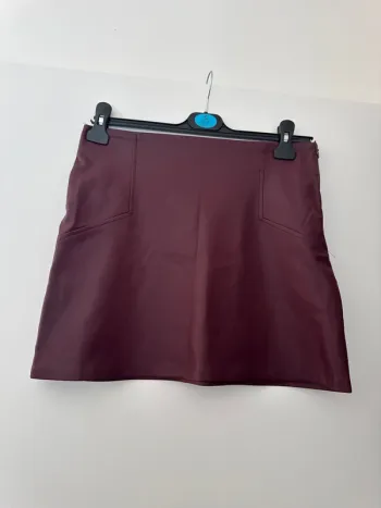 Minijupe en similicuir synthétique bordeaux Primark