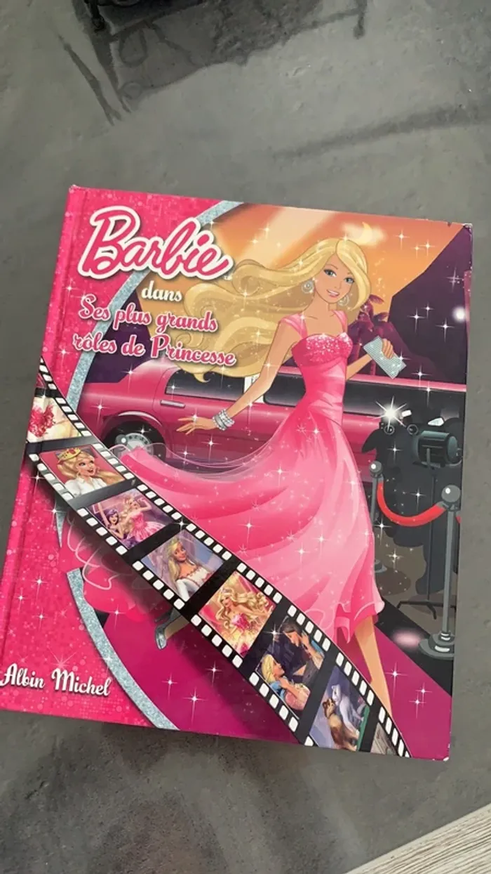 Livre barbie dans ses plus grands rôles de princesse