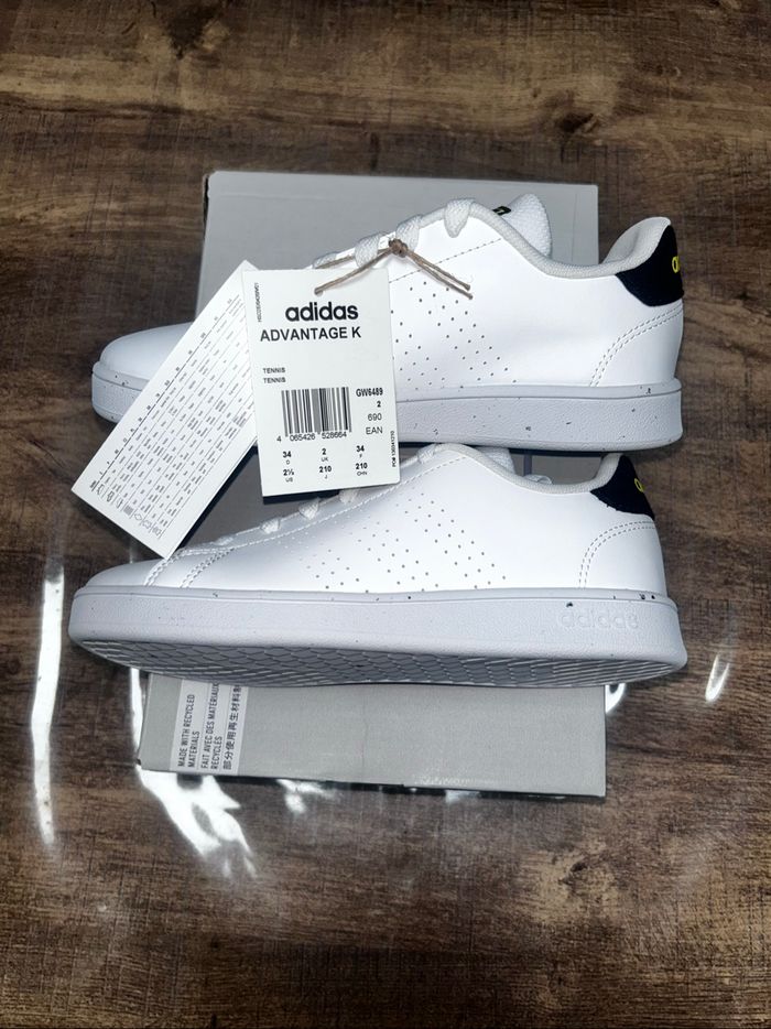 Baskets adidas neuf - photo numéro 2