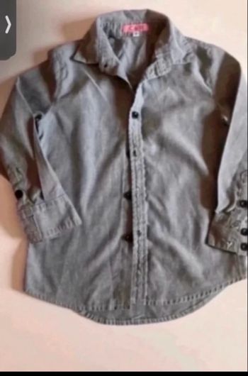 Chemise manches longues garçon TRÈS BON ÉTAT taille 4 ans couleur gris