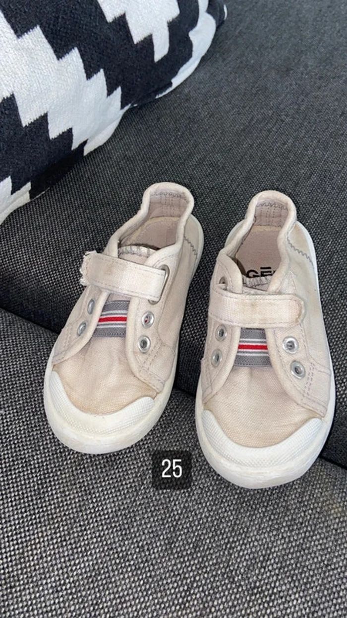 basket chaussures à scratch pour jeux
