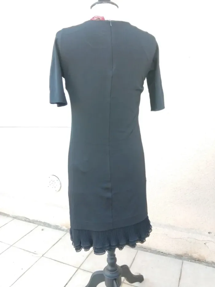 Tres belle petite robe noire Max Mara t38 - photo numéro 7