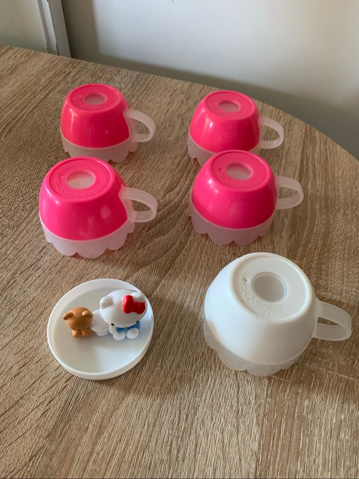 5 tasses hello kitty en plastique - photo numéro 6