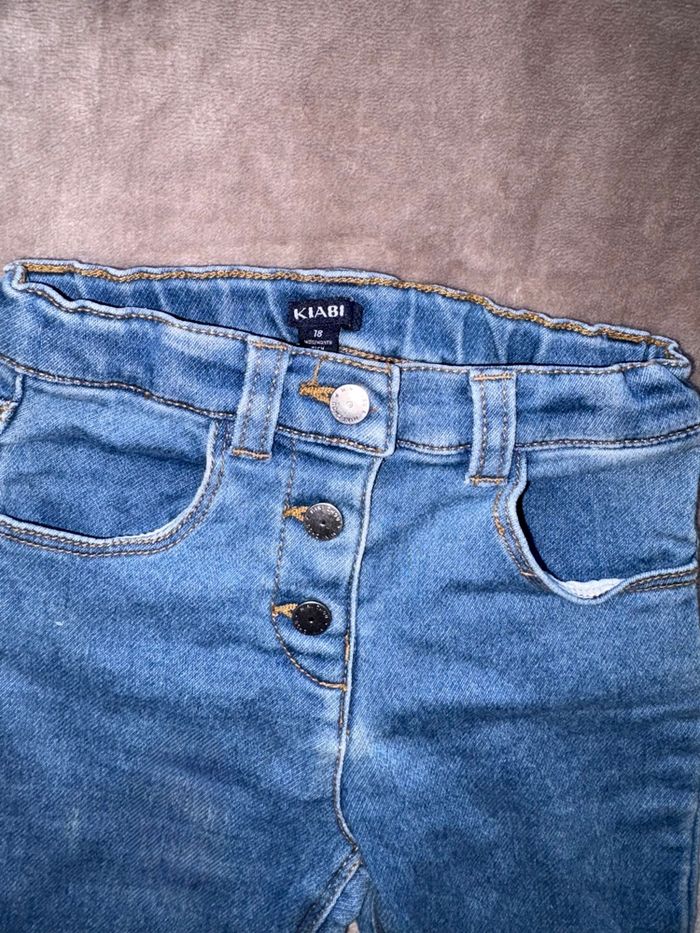 Lot de 3 jeans bébé 18 mois en très bon état - photo numéro 4