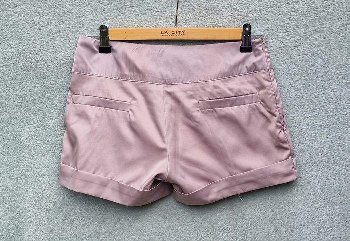 Short beige satiné Freesia taille M, très bon état - photo numéro 2