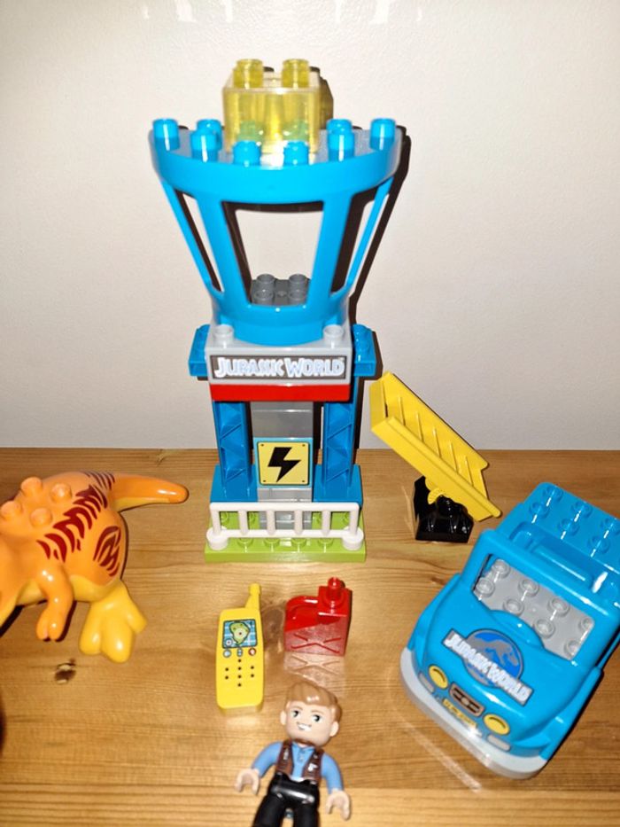 Lego duplo 10880 tour du tirex - photo numéro 3