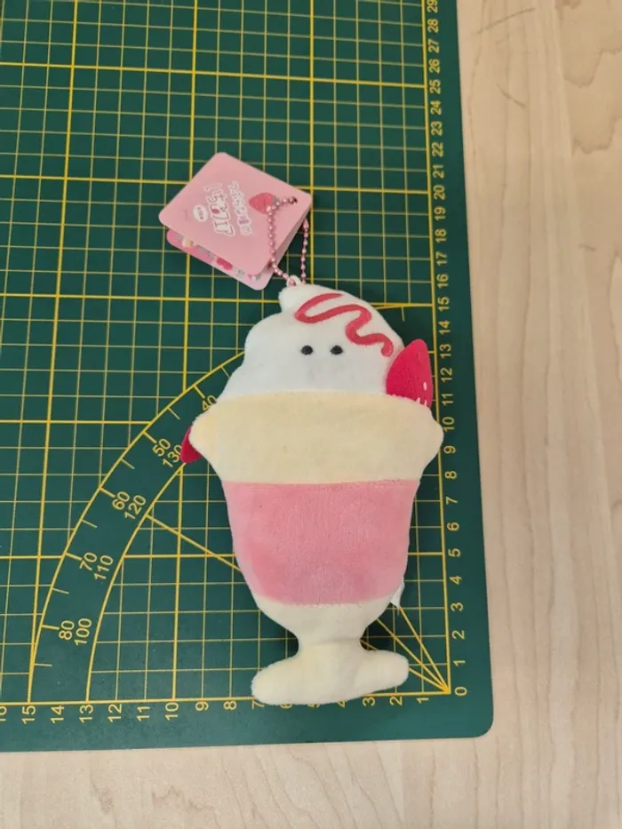 Porte-clés peluche Tsuburana Hitomi Ichigo Fare : Parfait - photo numéro 4