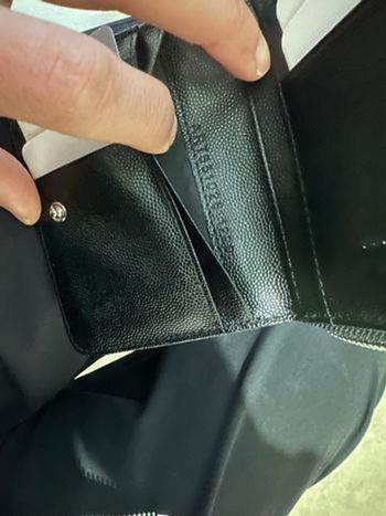 Portefeuille saint Laurent jamais porté avec la boîte