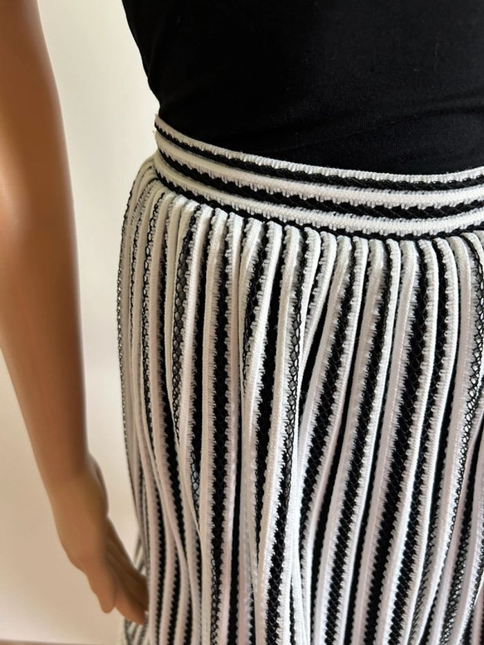 Jupe mi longue patineuse blanche et noire WE taille S TBE - photo numéro 5