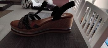 Sandales à talon neuves Best moutain