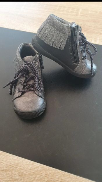 Chaussure pointure 21