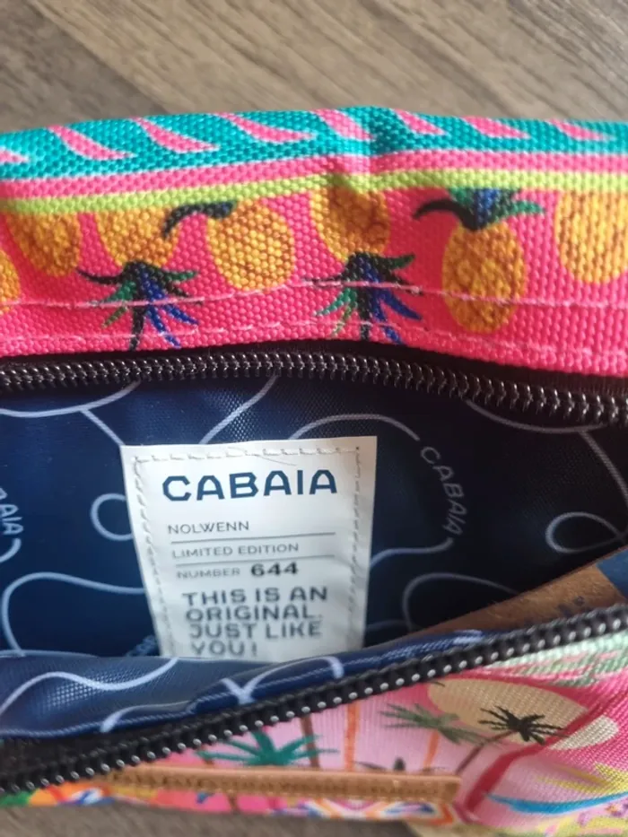 Pochette frontale Cabaïa modèle Nolwen Studio 🏖 Édition 1 - photo numéro 3