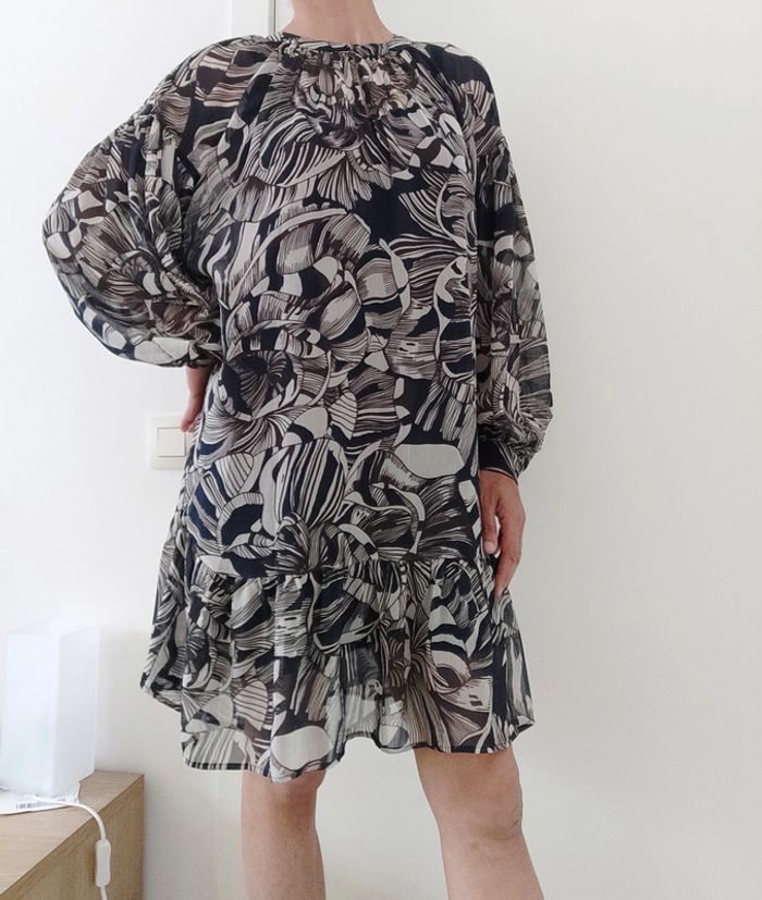 Belle robe légère Esprit bleue et grise motifs abstraits 38 comme neuve