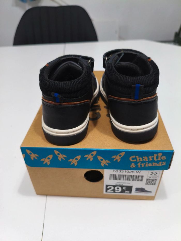 Chaussures taille 22 - photo numéro 4