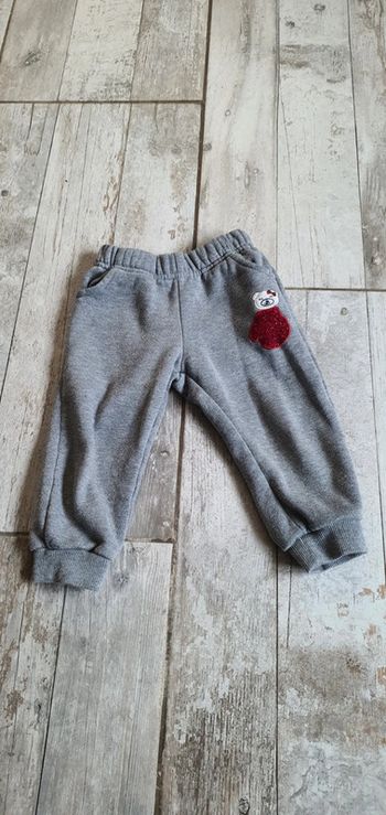 Pantalon  le printemps 18 mois en très bon état