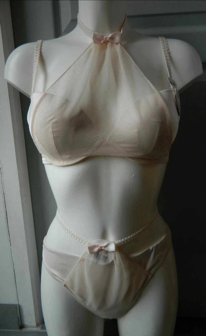 Ensemble sexy soutient gorge/string T 90B/40 "Aimée L" neuf