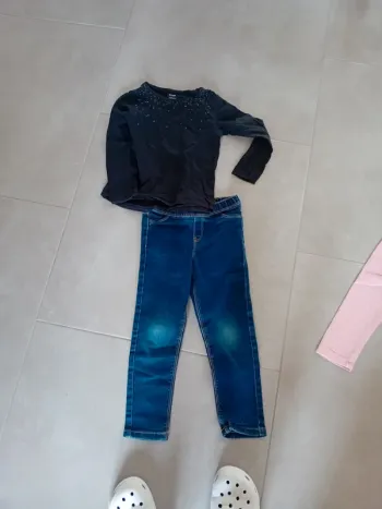 Jegging et tee shirt manches longues 5 ans