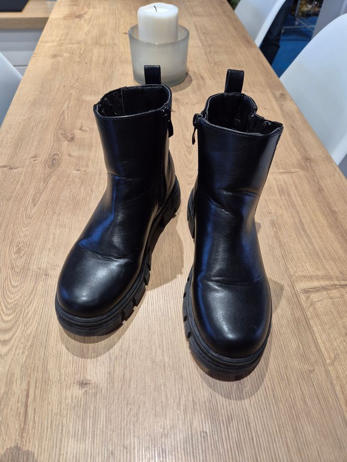 Bottines noires, pointure 34 - photo numéro 3