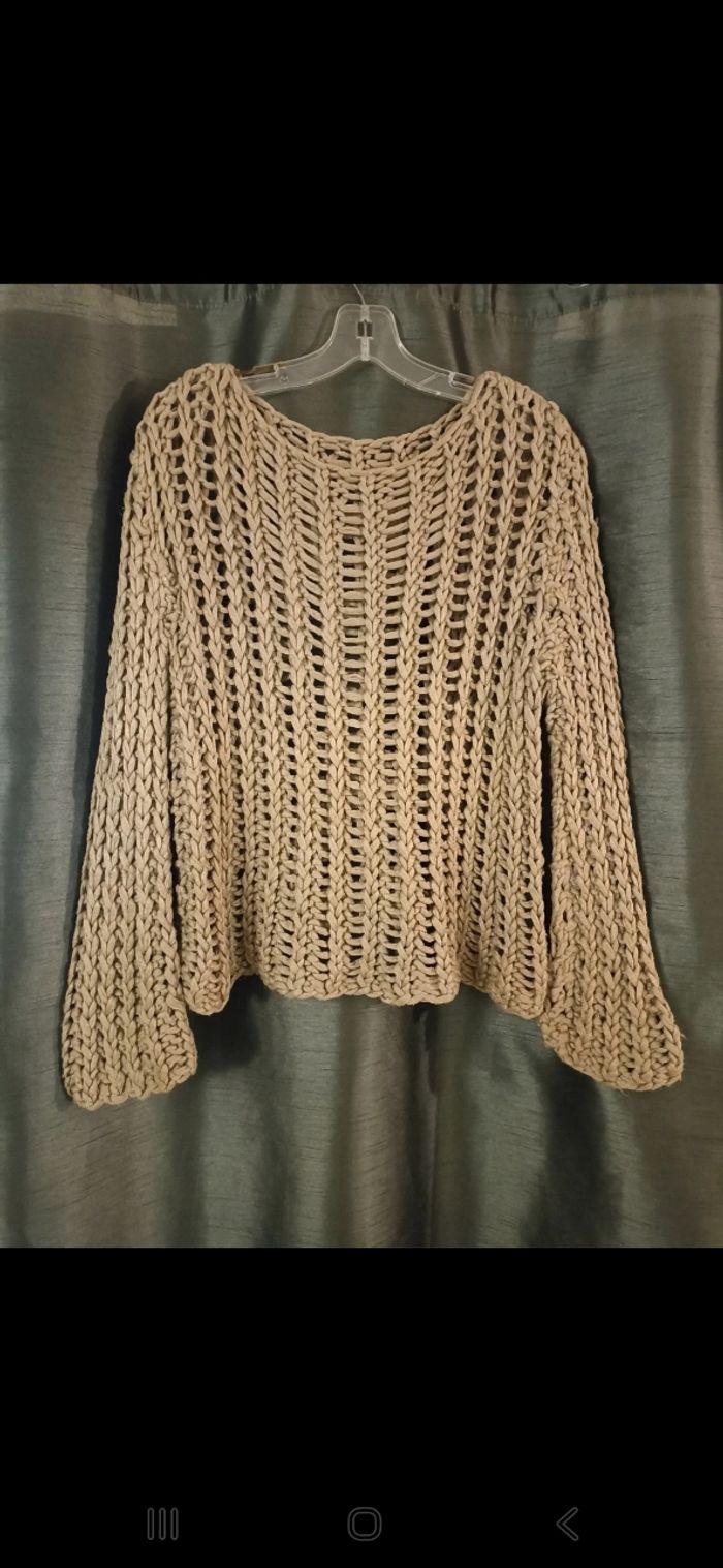 Beau pull en grosse laine ajourée