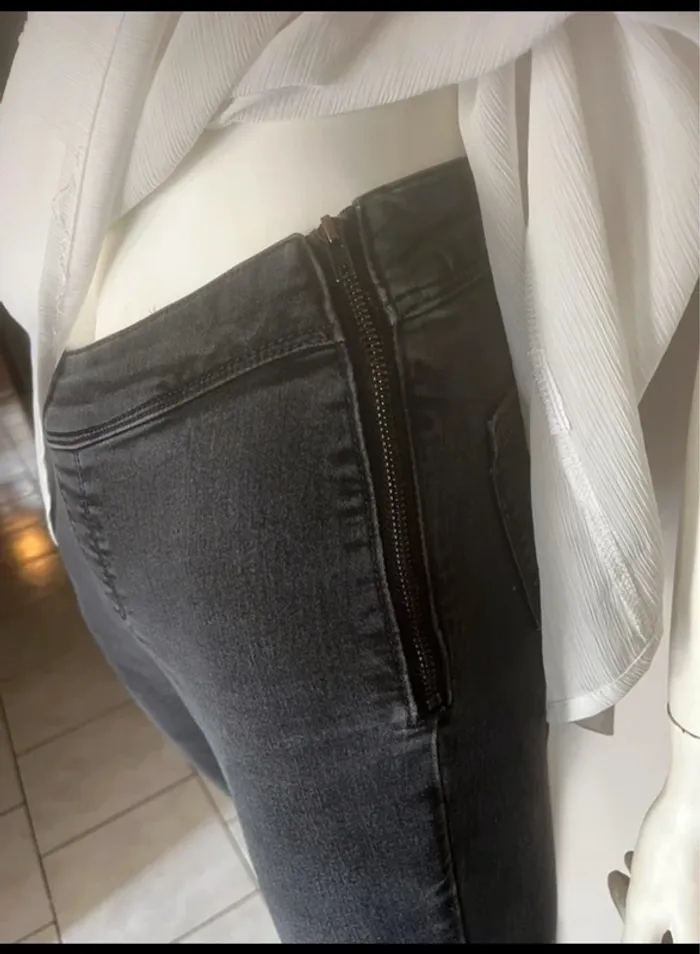 Jean skinny gris foncé 👖 - photo numéro 2