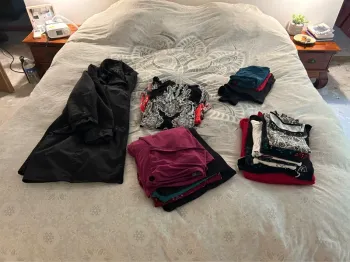 Lot de vêtements 20 pièces + 4 donnés