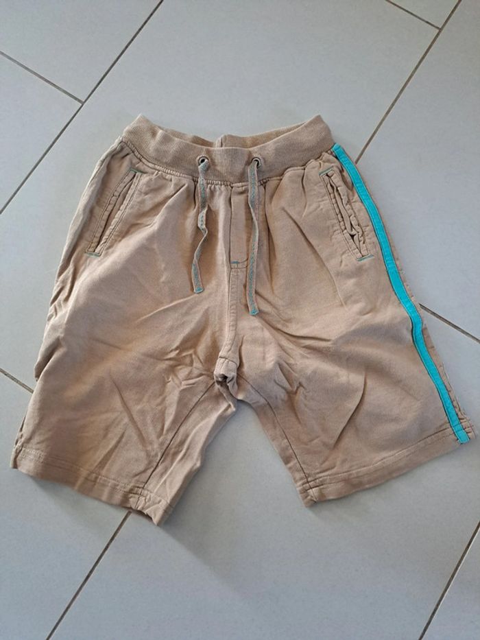 Short 8 ans