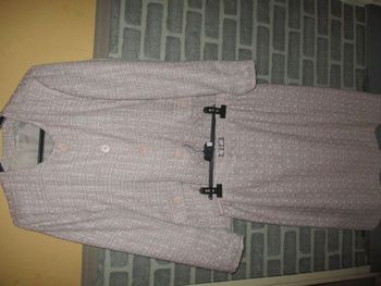 tailleur avec jupe t 42..