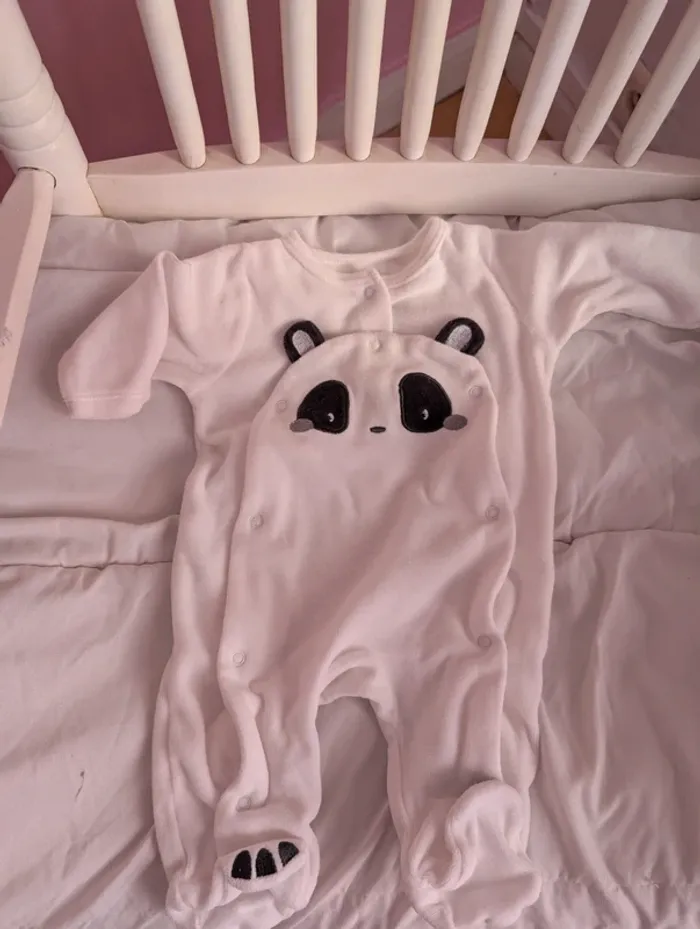 Pyjama Panda