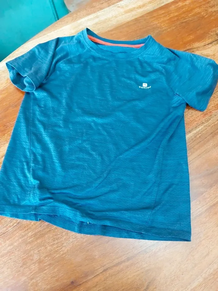 Short et t-shirt - photo numéro 4